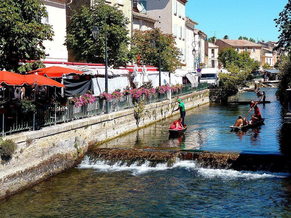 Studio de charme avec sa terrasse en plein coeur de ville LʼIsle-sur-la-Sorgue Extérieur photo